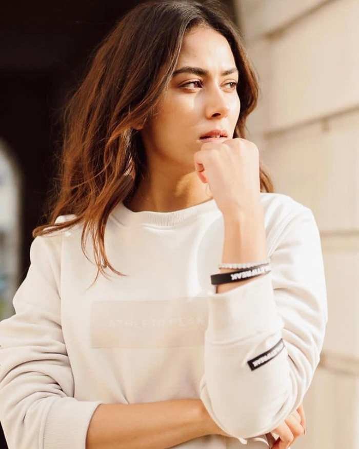 mira rajput kapoor_teluguvox 5